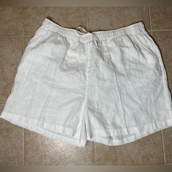 Tahari White Linen Drawstring Shorts Plus Size 2X - Picture 1 of 4